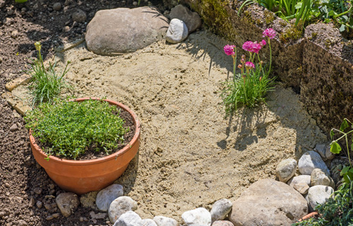 Sandarium für bodennistende Wildbienen