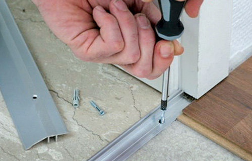 Schritt 5: Übergangsprofile anbringen