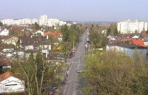 Neugermering, Münchener Straße